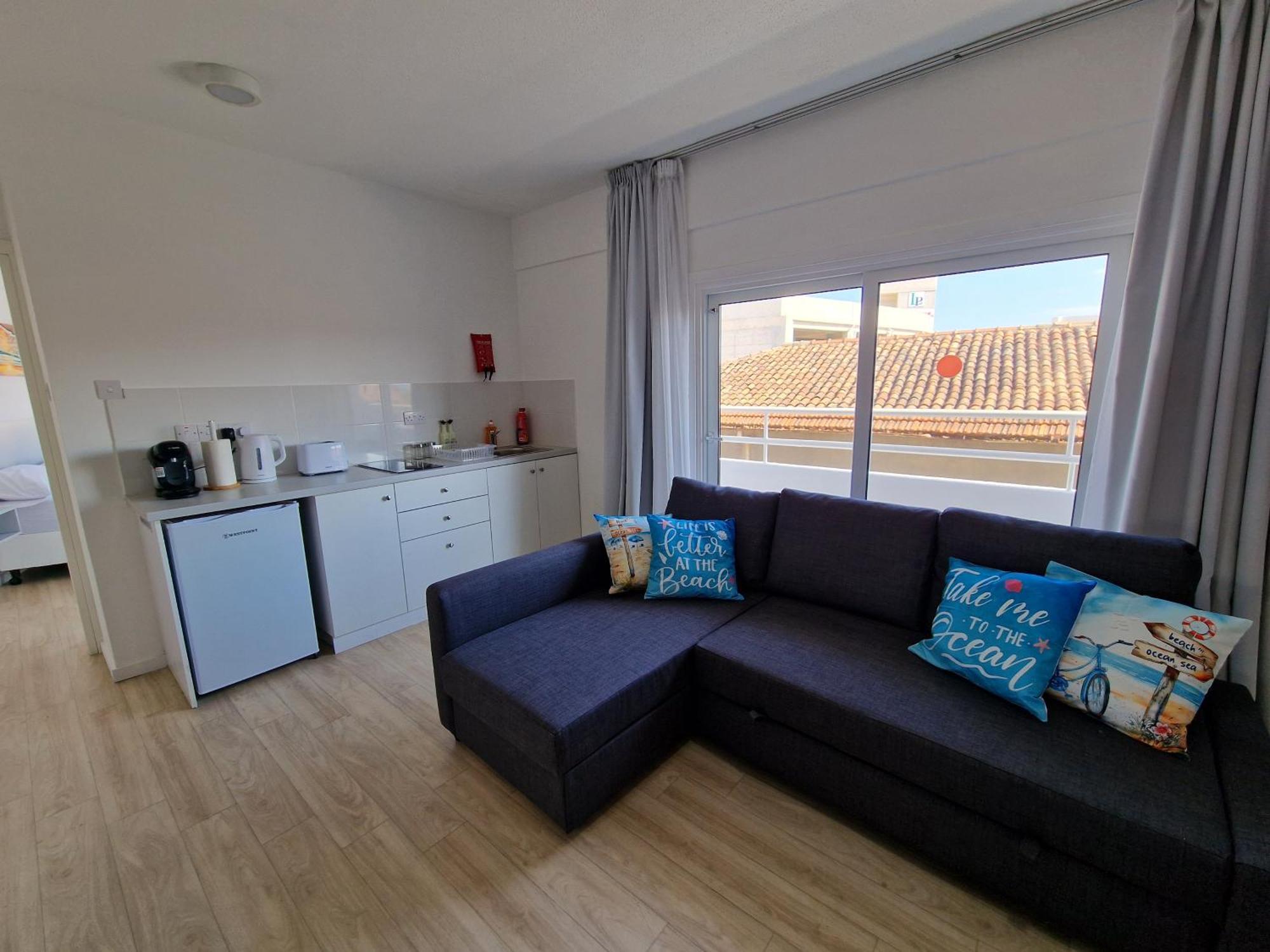 Kitieos Central Apts 100M From Finikoudes Beach Λάρνακα Εξωτερικό φωτογραφία