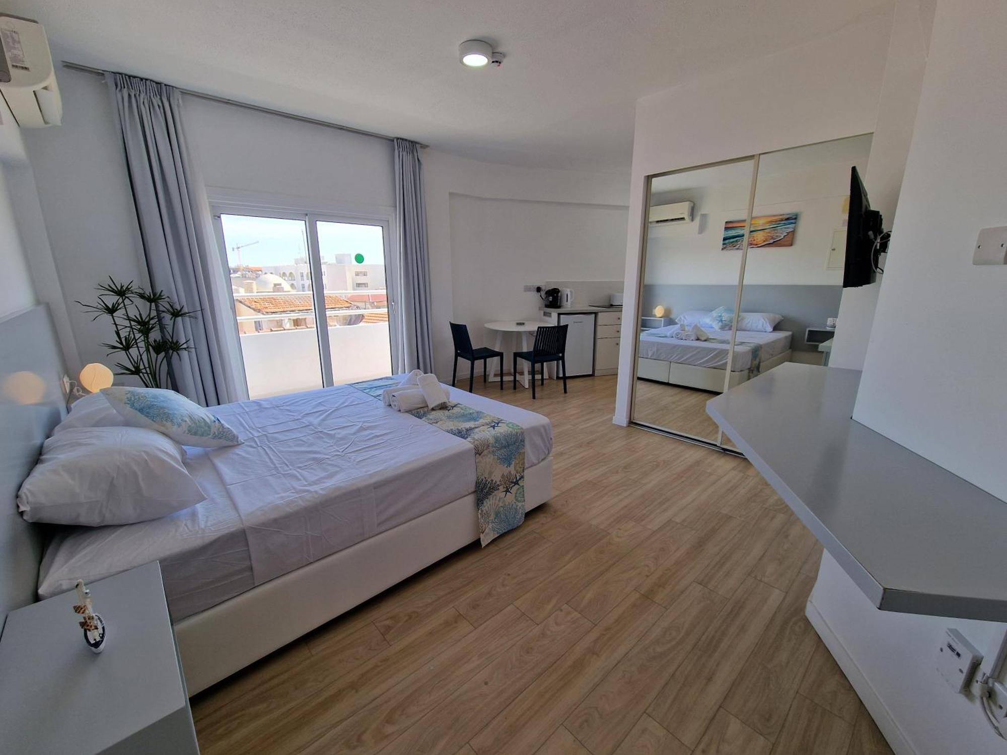 Kitieos Central Apts 100M From Finikoudes Beach Λάρνακα Εξωτερικό φωτογραφία